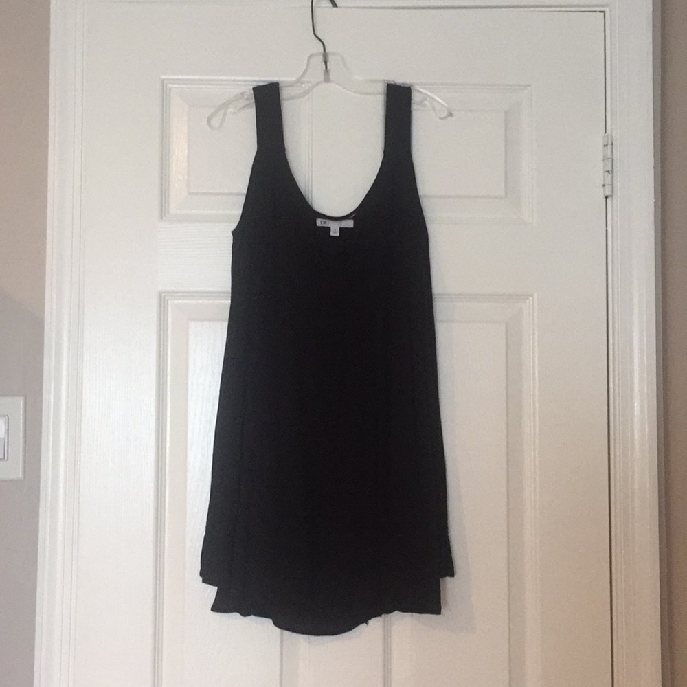 Black long sleeve cold shoulder shirt